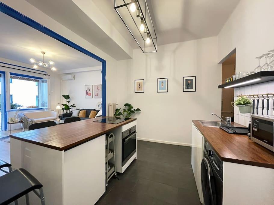 Deak Charming Apa With Balcony Apartment