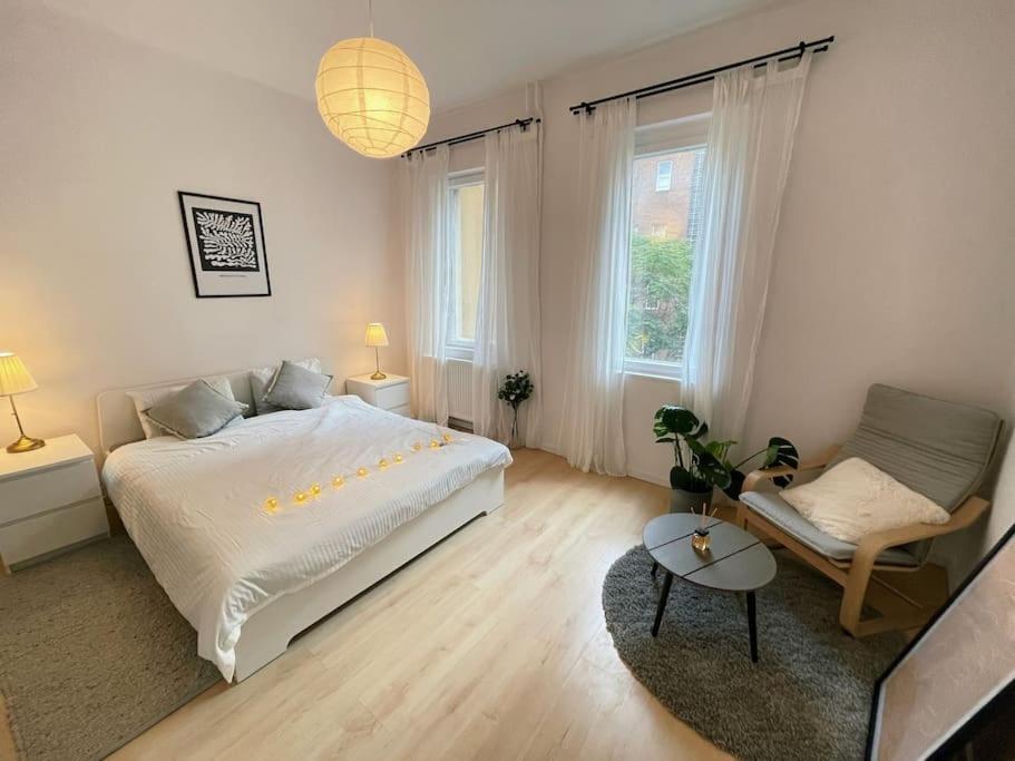 Deak Charming Apa With Balcony Apartment *
